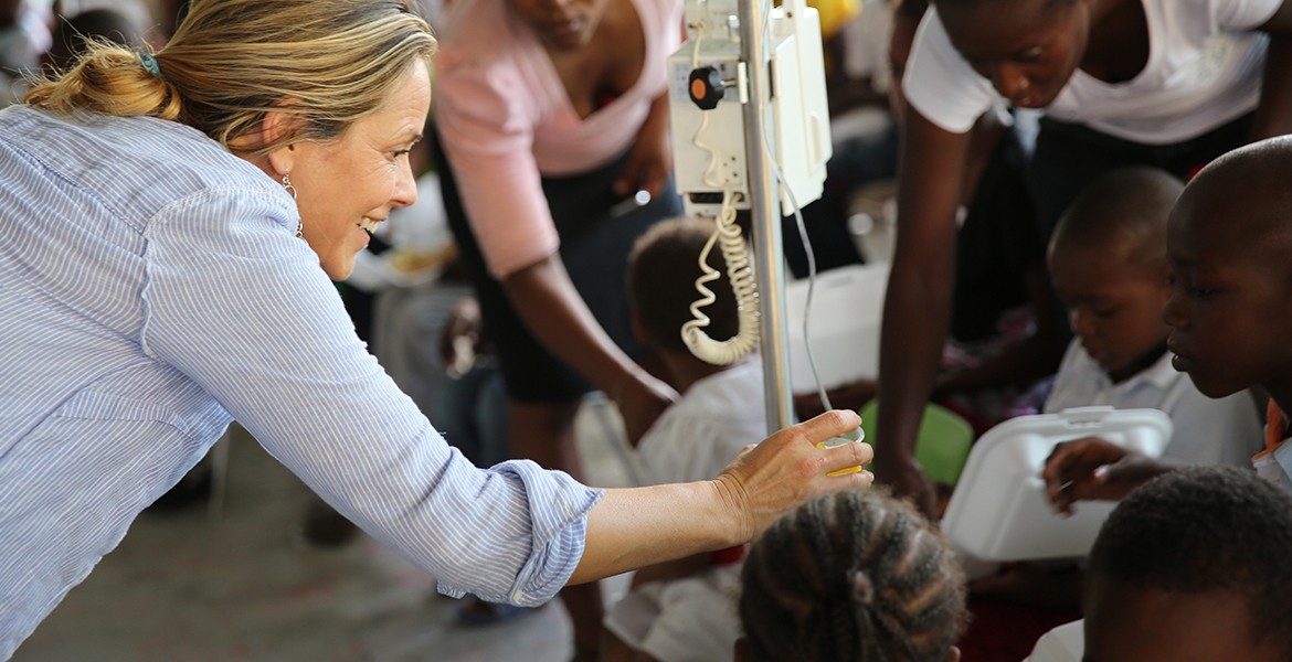 Actress Maria Bello visiting children in Hospital during our joy of giving in Haiti 1 1